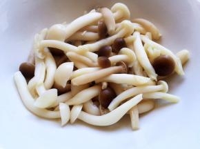 捞出沥干水分