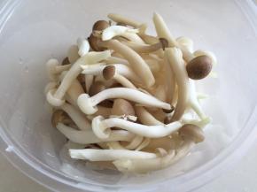 蘑菇洗净