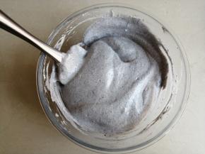 拌好的蛋糕糊细腻有光泽