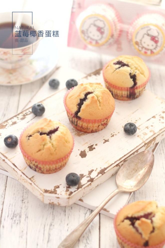蓝莓椰香蛋糕蓝莓