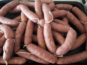 捞起放水龙头冲洗一下表面泡沫