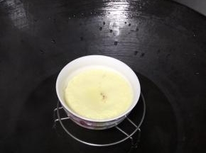 上锅蒸8分钟