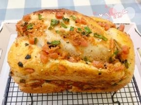 烤好后取出放至温热，然后装保鲜袋里密封保存。