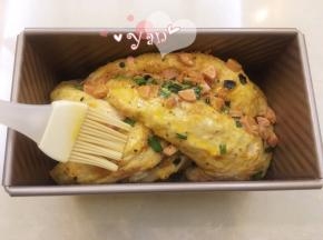 表面刷上全蛋液。