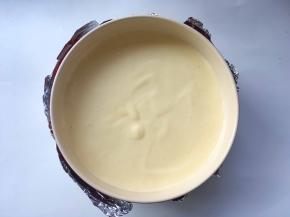 之后用刮刀将表面刮平正
