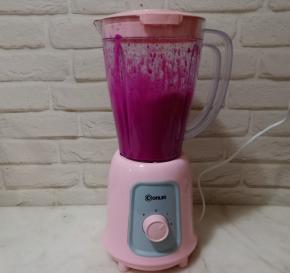 转动旋钮，启动，料理机开始工作。