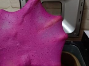 继续揉15分钟，检查可以抻出结实不易破的薄膜即可。