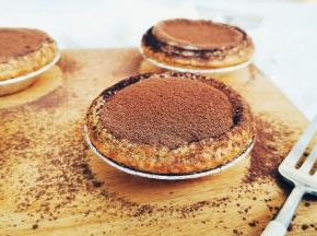 如有现成的巧克力酱，颜色更深更好看