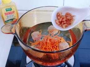 再加入泡好的小开洋。