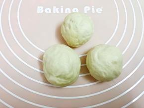 再取其中一份面团分成3份