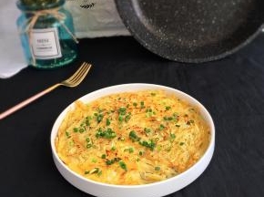 出锅装入盘中即可食用。