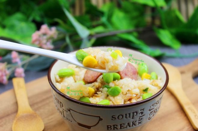 黑椒牛肉肠炒饭