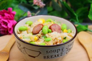 这样的炒饭，实在太好吃了，粒粒分明，润而不腻，简单快捷。