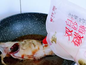 再加入白砂糖。