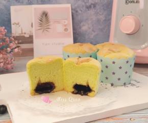 菠菜巧克力流心纸杯蛋糕。