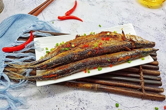 简单美味的麻辣烤秋刀鱼