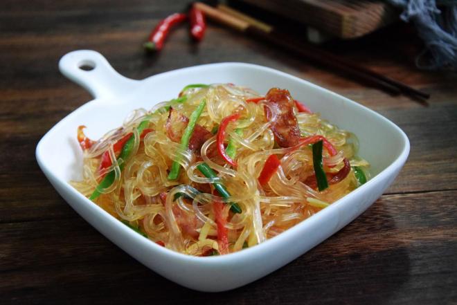 腊肠炒粉丝