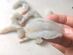 开虾背，去掉虾线