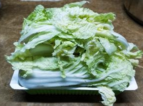 娃娃菜切开洗干净