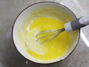 加入黄油，搅拌均匀。