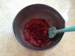 加入蔓越莓混合均匀