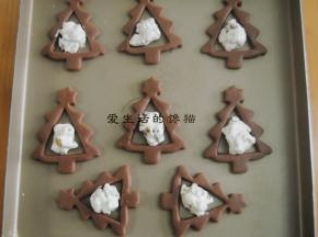 烤箱上下管165度预热，放入烤箱中层烤15分钟左右即可。