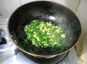 加入适量盐，调好味。