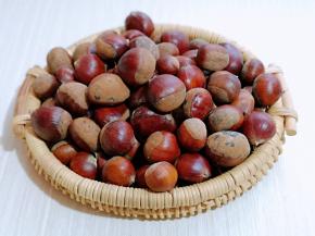 朋友从大连回来的板栗，特别好，各个精挑细选。