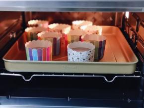 烤盘入烤箱中层。