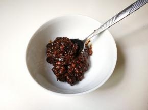 准备三勺炸酱