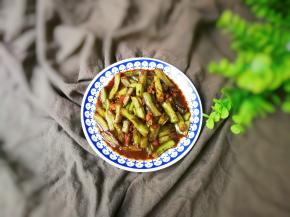 有肉香，酱香，蒜香的刀豆非常好吃