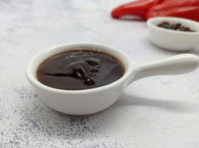 准备蚝油2勺、增加牛肉口感。