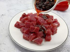 加辣椒酱、红红的辣椒油看着就心动了！