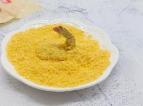 最后裹一层面包糠。