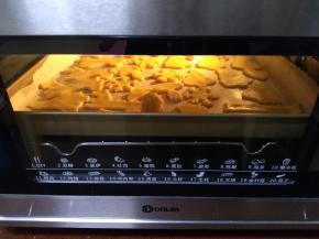 烤箱上火170度下火140度烤16分钟