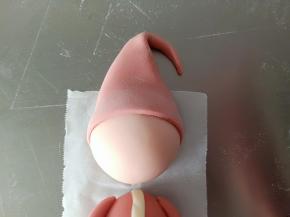 如图所示粘到头部