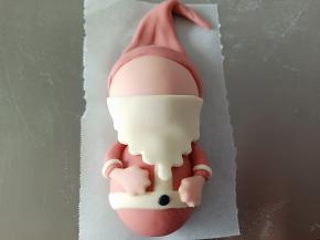 粘到脸部，做胡须，这一步要把头和身体粘起来哦