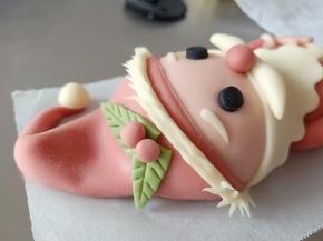 粘在帽子上做装饰