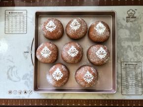 9、表面筛上一层薄薄的高粉。