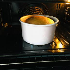 10、烤箱上150，下170烤制30到35分钟，具体温度根据自己烤箱脾气酌情调节