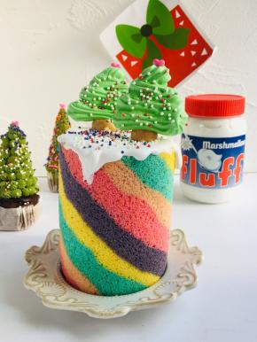 最后装饰上蛋白糖的圣诞树