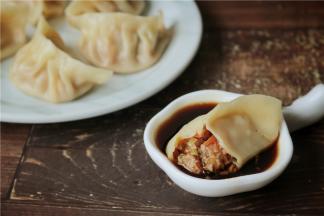 蘸醋吃，无比美味。