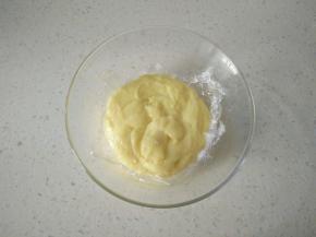 6表面贴保鲜膜放入冰箱冷藏备用。