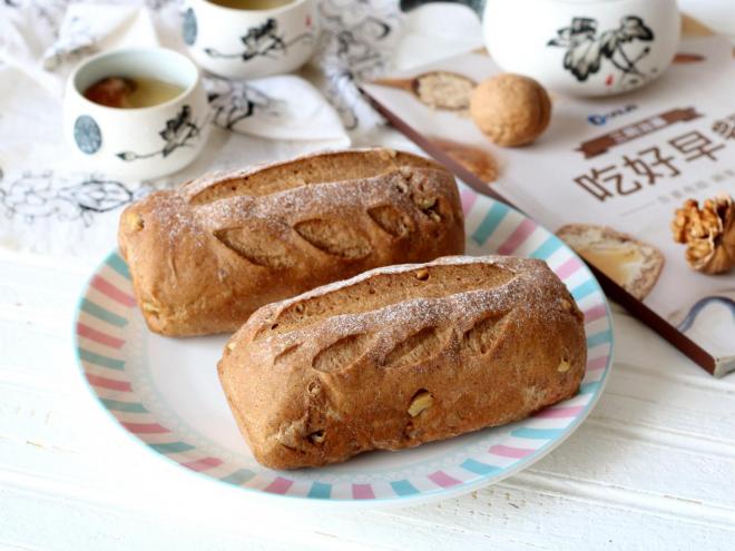 红糖肉桂核桃面包