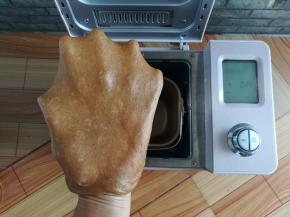 和面24分钟后拉一个手套膜检查面团出膜