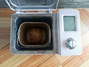 核桃碎全部和进面团里