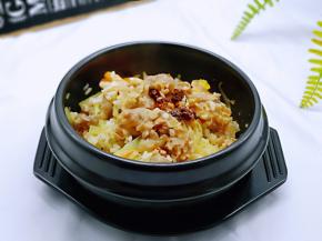 加入辣酱拌均匀，就可以享用了哈～