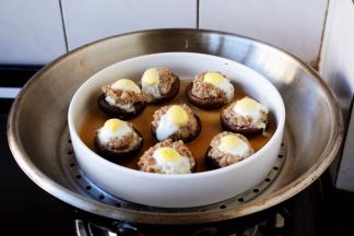 放入上气的蒸锅里，大火蒸8分钟即可。