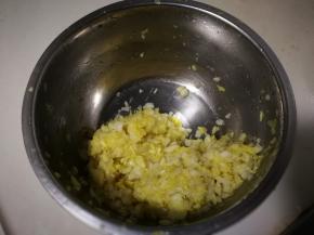 抓揉出水，挤掉水