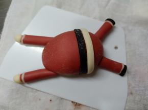 如图粘到身体的合适部位